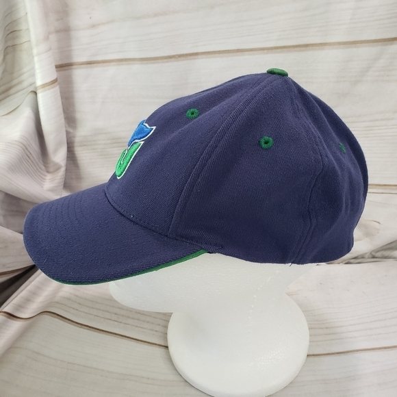 Vintage Old Time Hockey Hartford Whalers Flex Fit Baseball Hat Blue Green NHL - Picture 5 of 11